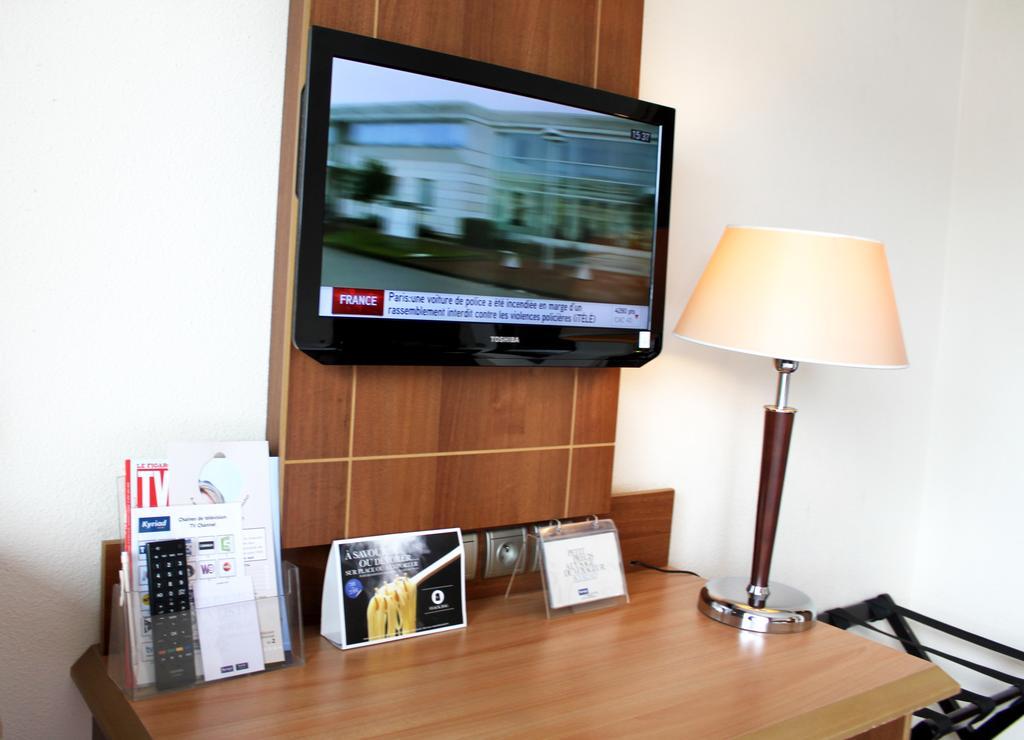 Kyriad Hotel Clermont Ferrand Centre Екстериор снимка