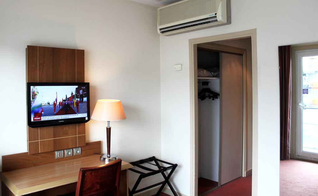 Kyriad Hotel Clermont Ferrand Centre Екстериор снимка