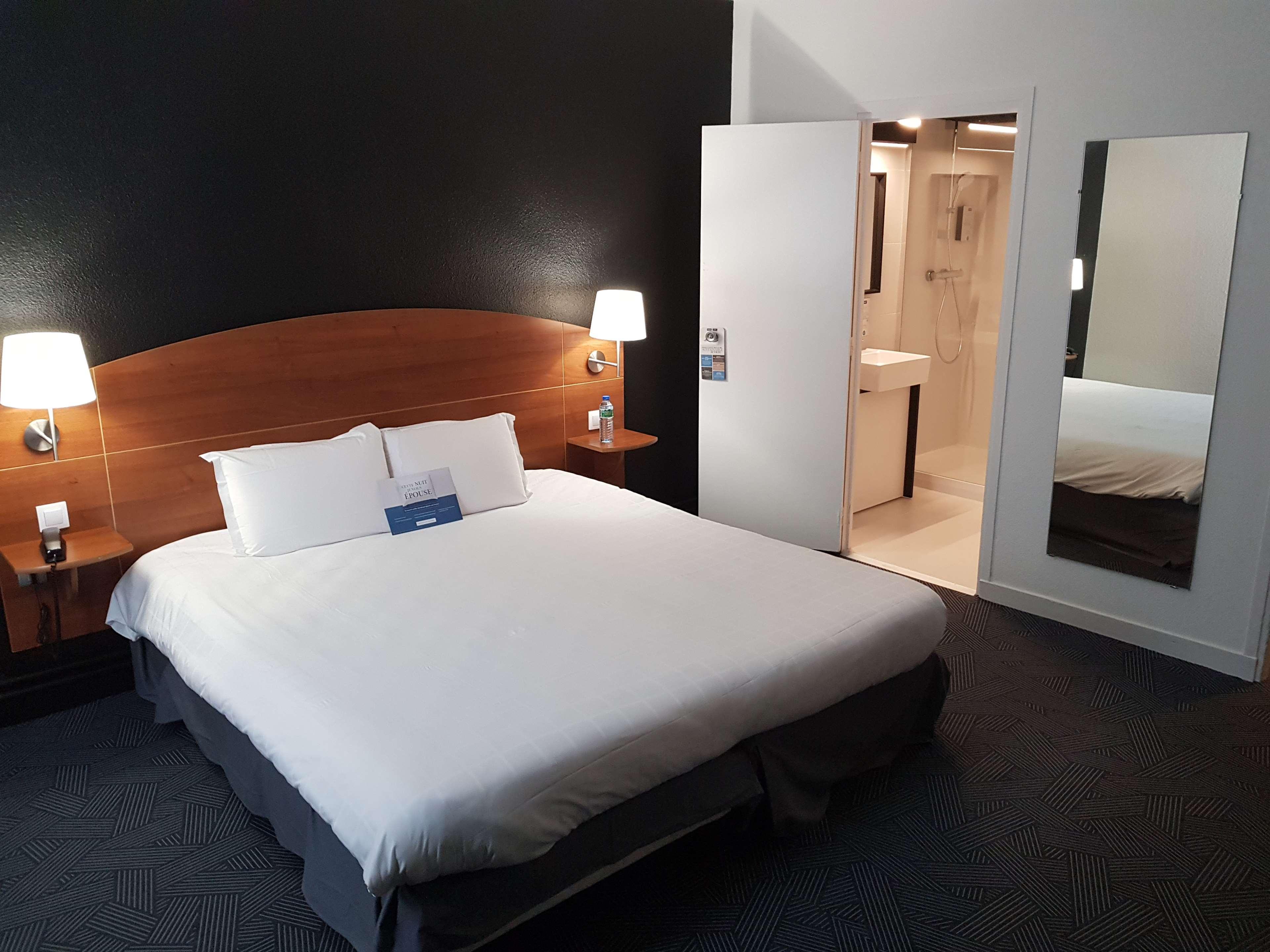 Kyriad Hotel Clermont Ferrand Centre Екстериор снимка