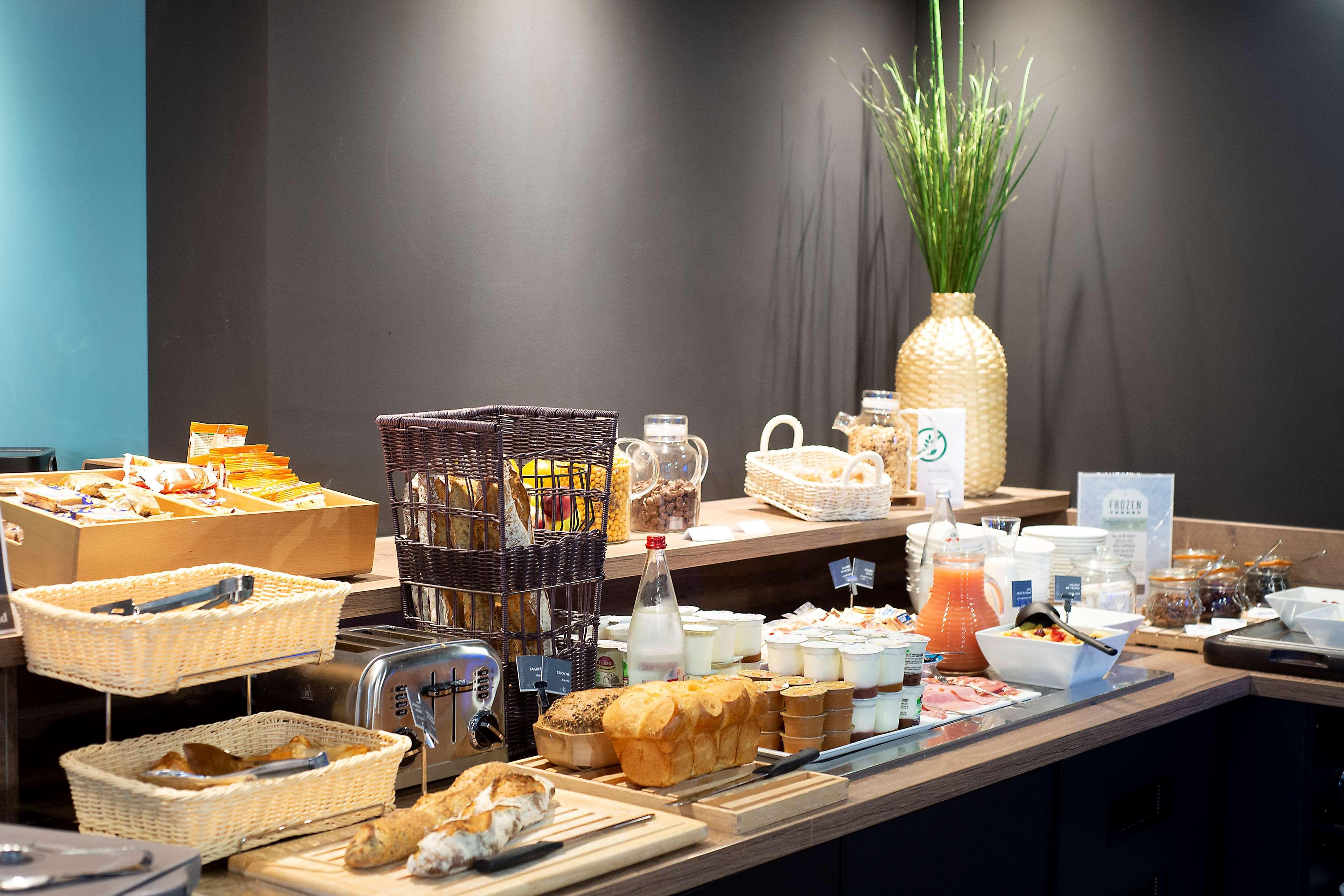 Kyriad Hotel Clermont Ferrand Centre Екстериор снимка
