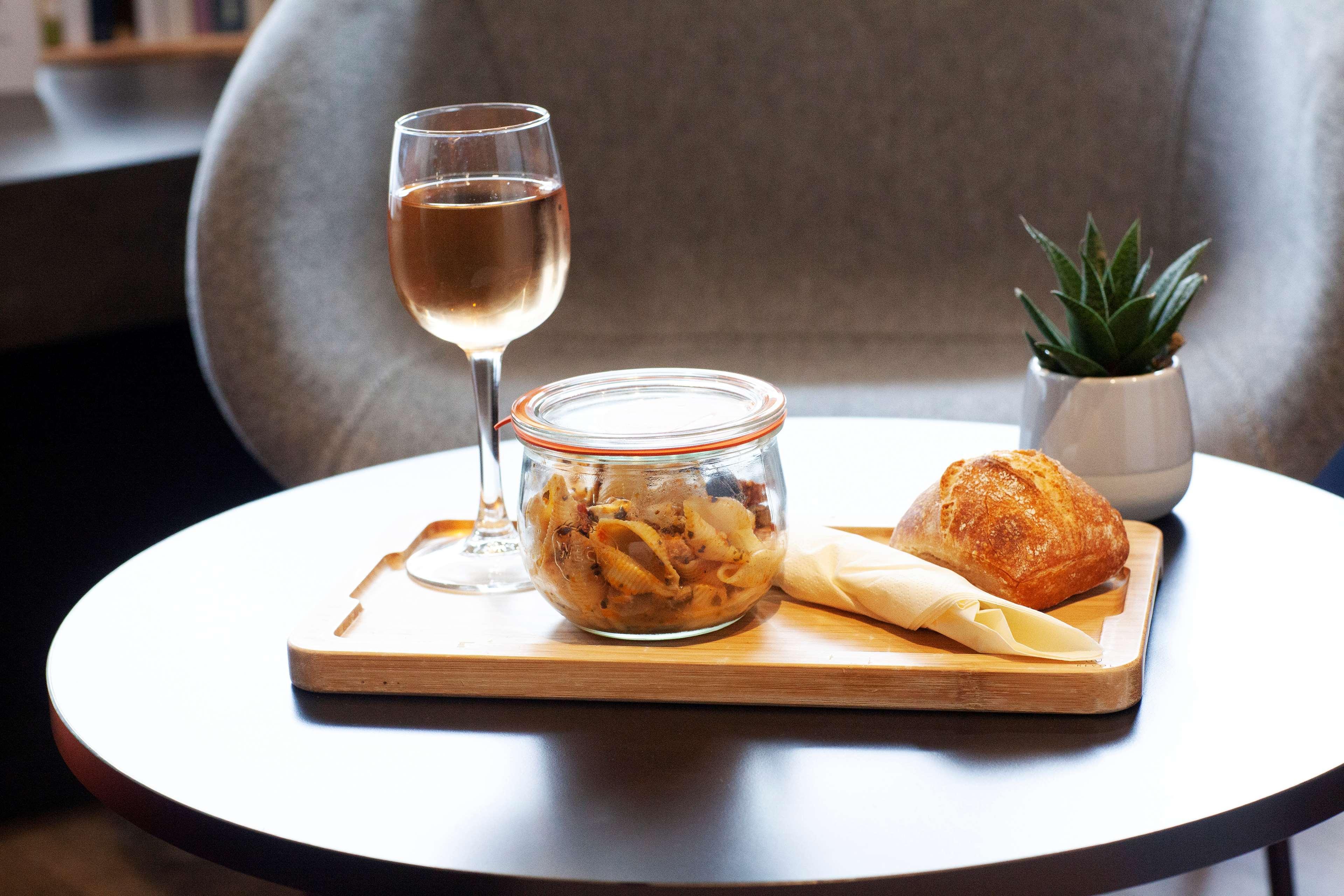 Kyriad Hotel Clermont Ferrand Centre Екстериор снимка
