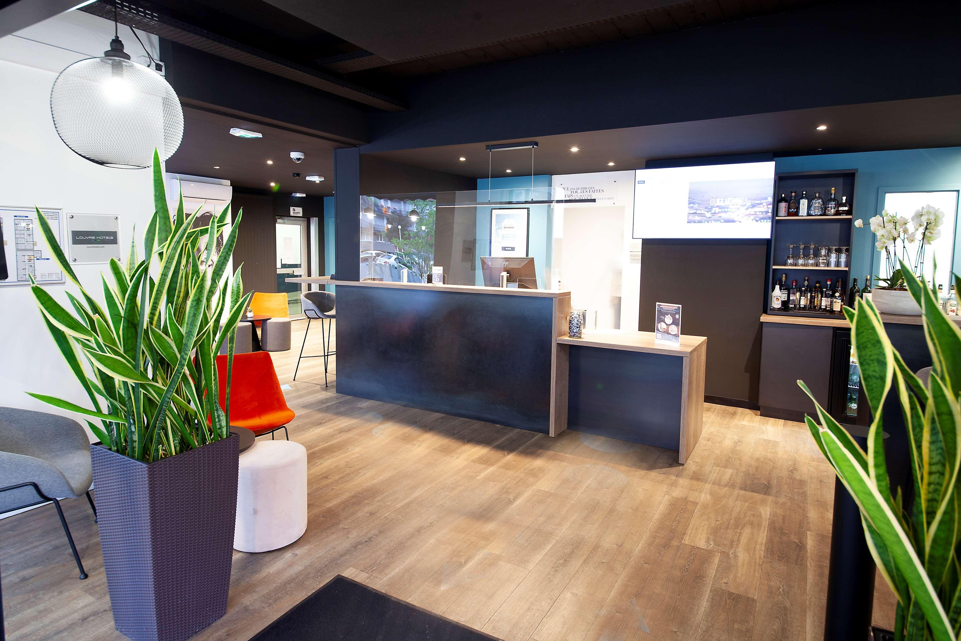 Kyriad Hotel Clermont Ferrand Centre Екстериор снимка