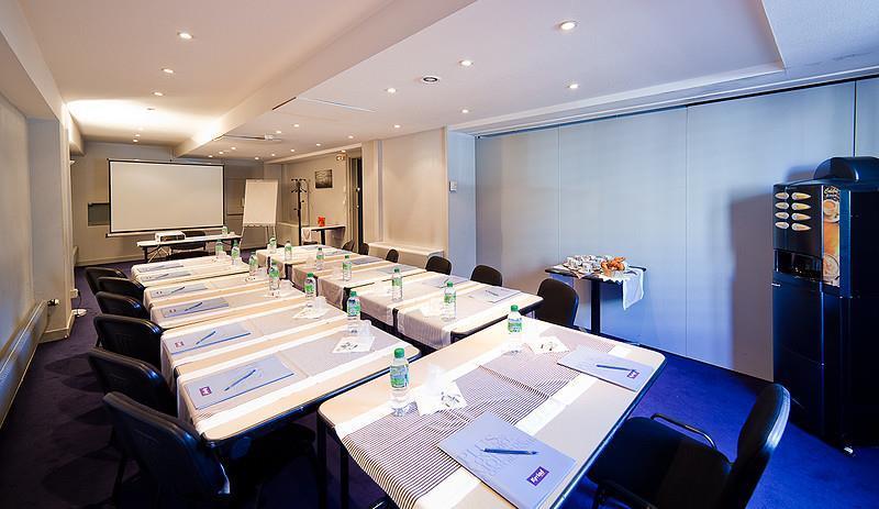 Kyriad Hotel Clermont Ferrand Centre Екстериор снимка