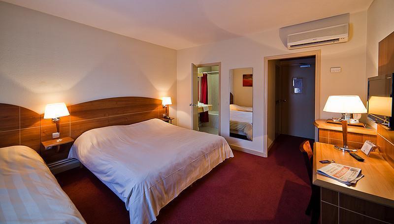 Kyriad Hotel Clermont Ferrand Centre Екстериор снимка